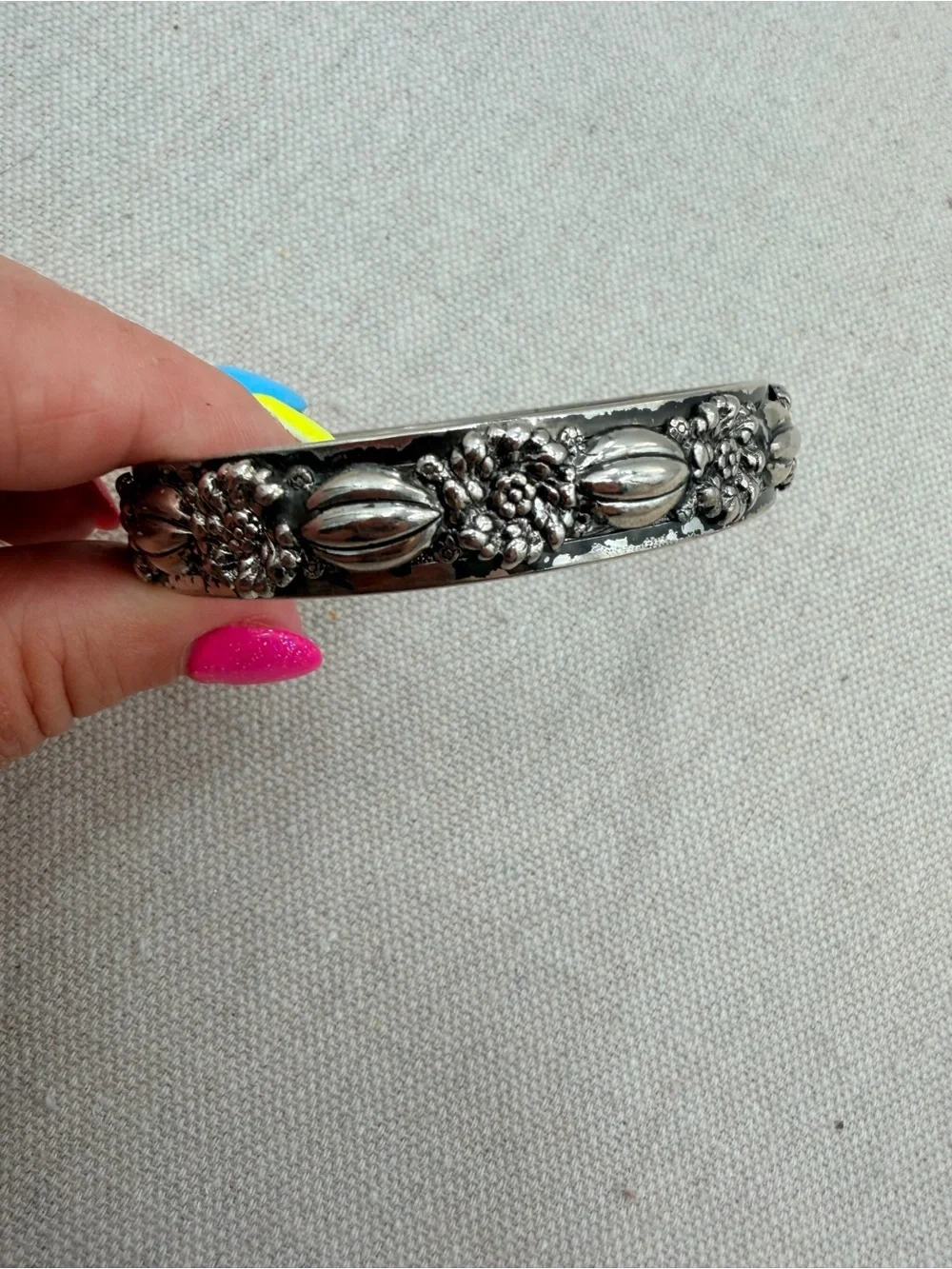Vintage Silver Floral Embossed Bangle Bracelet